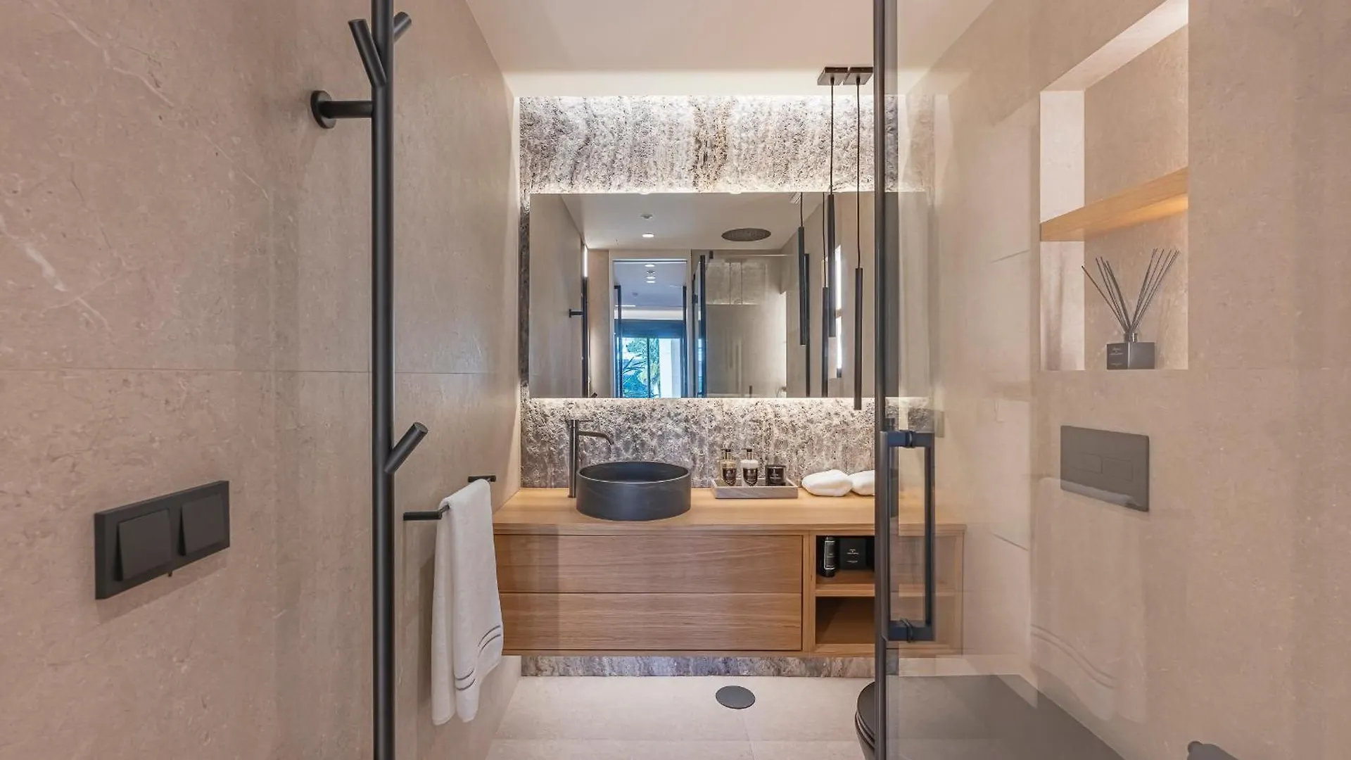 The Clover Boutique Suite Banus Marbella