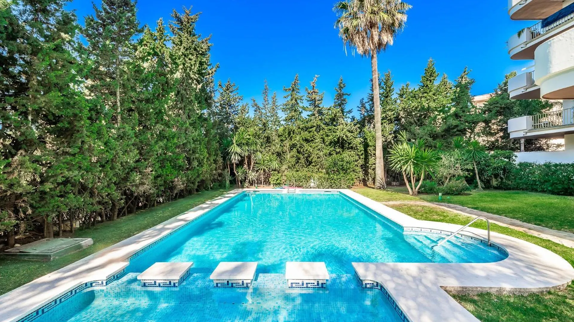 Lägenhet The Clover Boutique Suite Banus Marbella