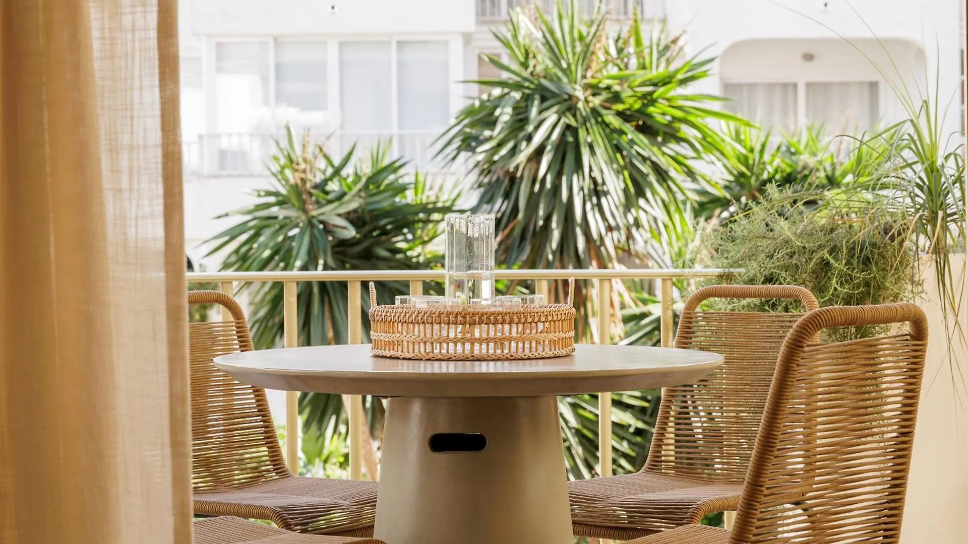 The Clover Boutique Suite Banus Marbella