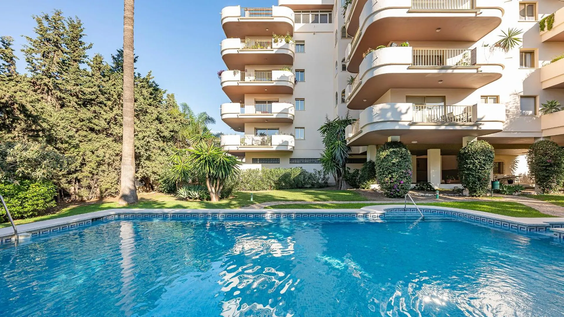 Apartament The Clover Boutique Suite Banus Marbella